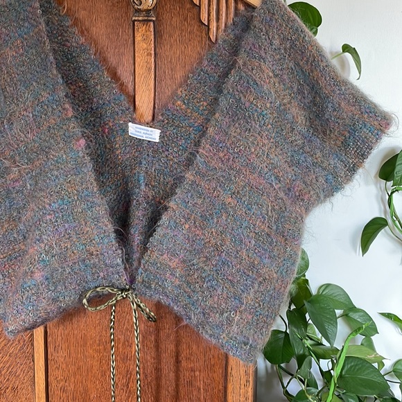 Vintage Woven Shawl Cardigan Sweater Wrap Handmade Crochet Knitted One Size - Picture 2 of 6